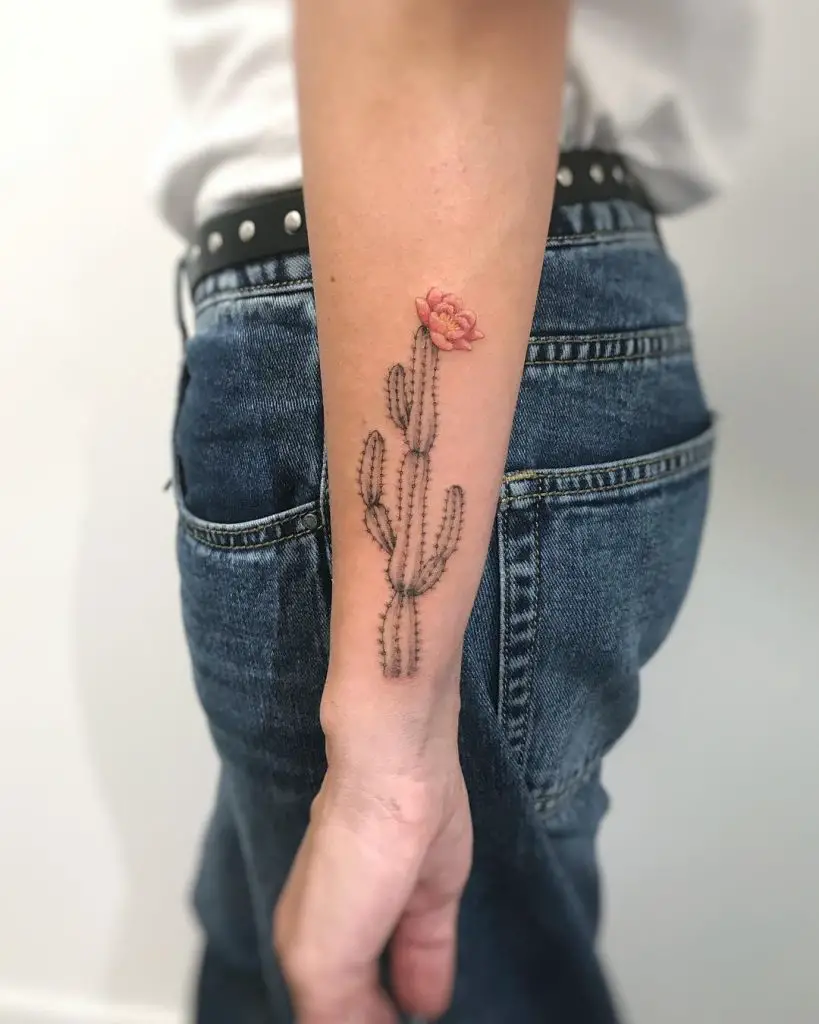 12 emocionantes ideas de tatuajes de cactus